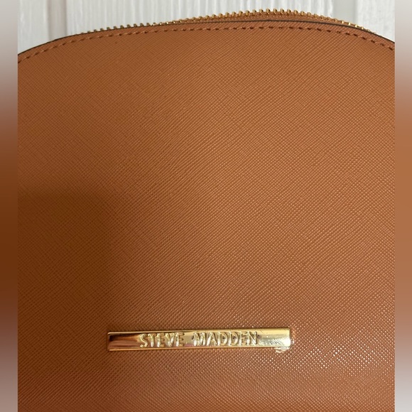 Steve Madden Crossbody Handbag with Detachable Scarf. FF60 - Picture 3 of 7